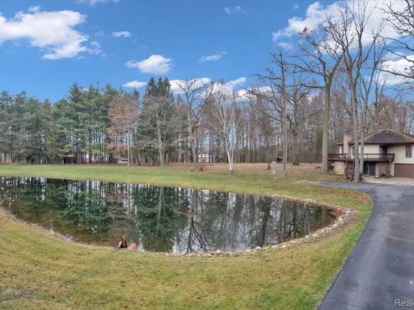 4390 Phillips Rd, Metamora, MI 48455