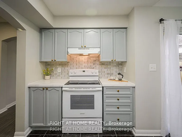 1724 Samuelson Cir — Photo 12