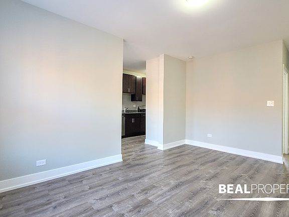 5th image of 630 W Cornelia Ave #C630-s3