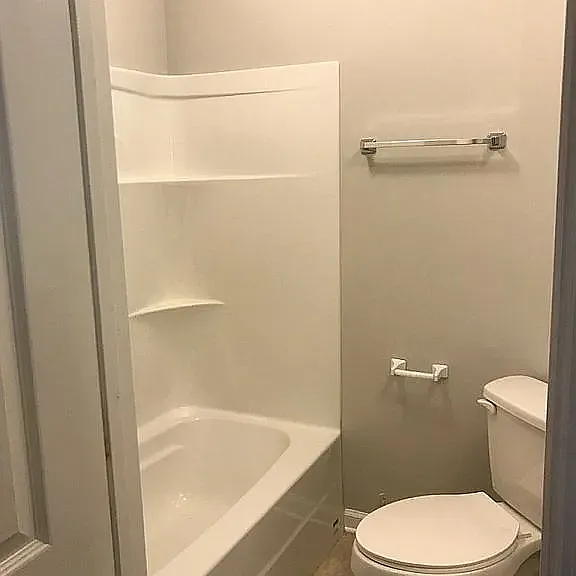 735 Germantown Cir #B — Photo 3