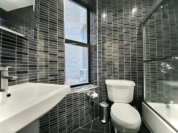 5th image of 969 Amsterdam Ave APT 5P