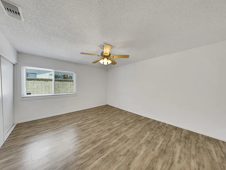 7750 Perlite Ave — Photo 27