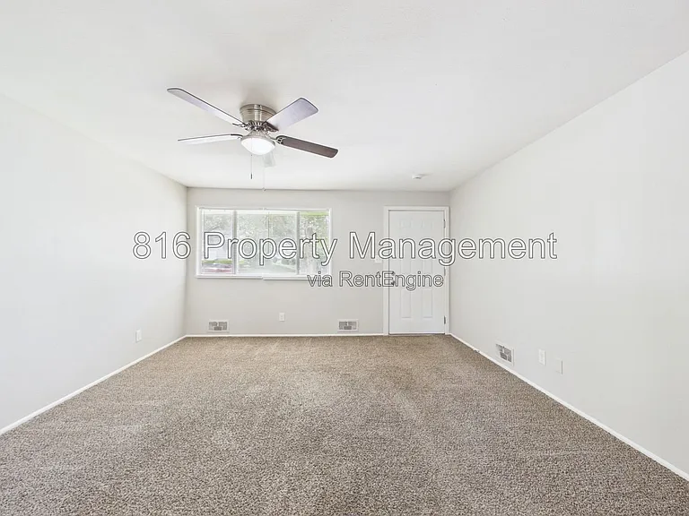 8511 Crystal Ave — Photo 2