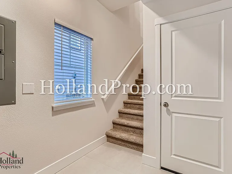 15974 NW Hosmer Ln — Photo 24