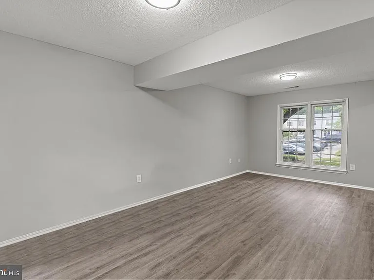 1718 Brightwell Ct — Photo 8