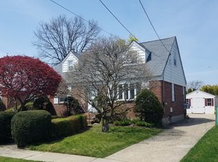 196 Albermarle Ave, Valley Stream, NY 11580