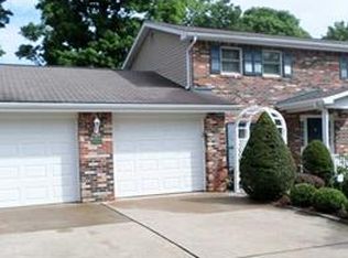 576 Carroll Dr, Irwin, PA