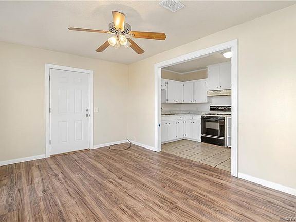5th image of 1033 Wanda Dr
