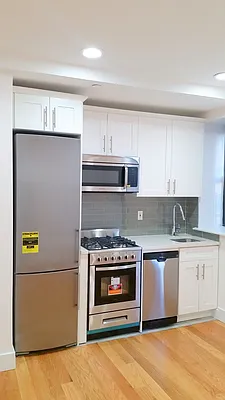 Rented by Uptown Flats LLC | media 41