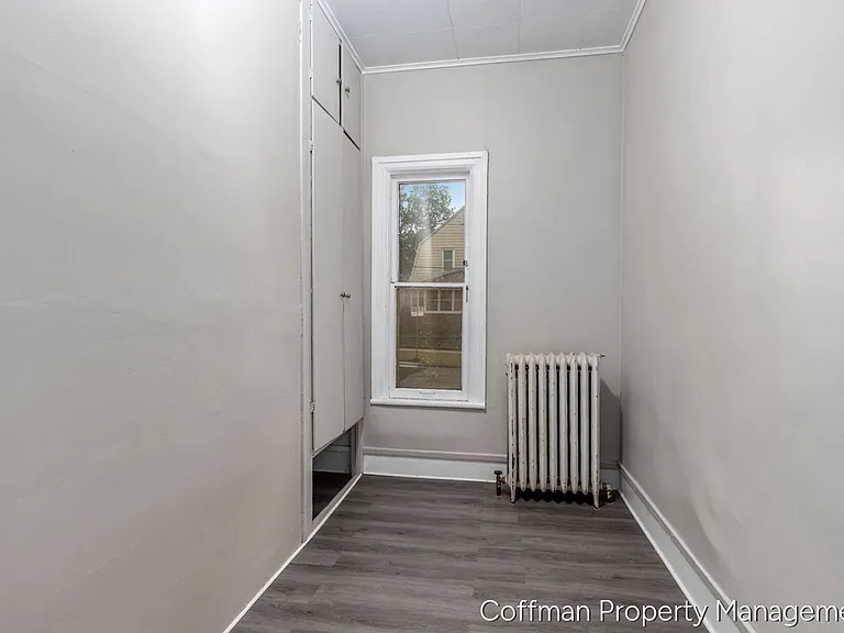 1545 Queen Ave NE — Photo 17