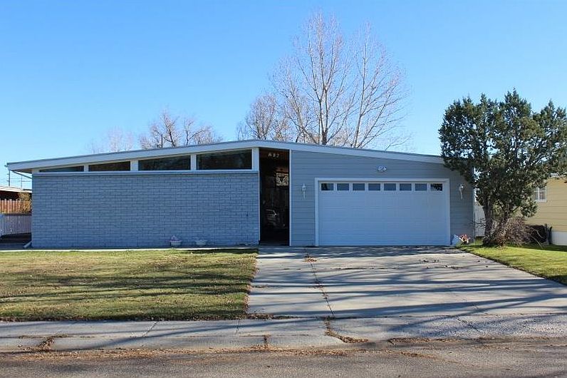 1st image of 807 N Cody Ave
