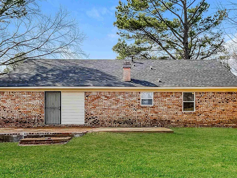 4290 Park Forest Dr — Photo 15
