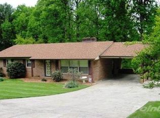 330 Laurelwood Dr, Wilkesboro, NC 28697