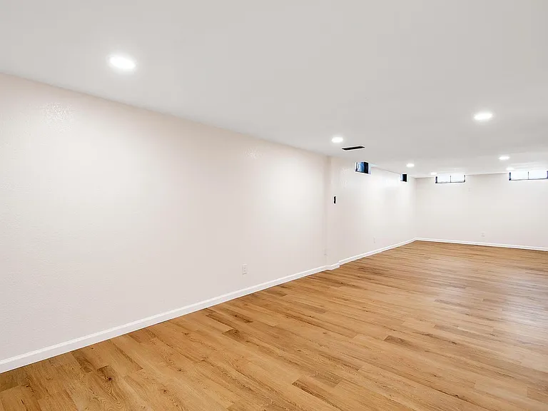 1239 N Cramer St — Photo 13