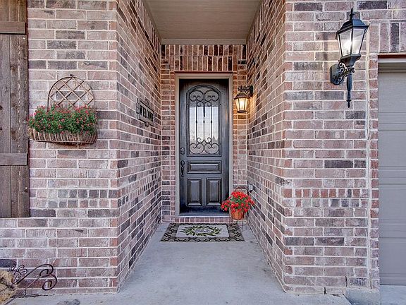 4th image of 5107 Melia Dr