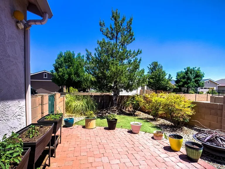1645 N Thimble Ln — Photo 23