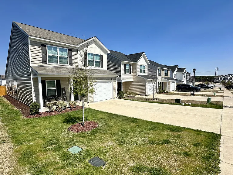 409 Eclipse Ln — Photo 2