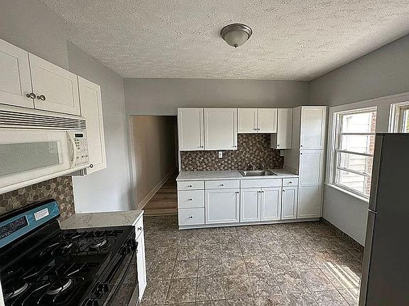 3rd image of 4717 State Rd Unit S