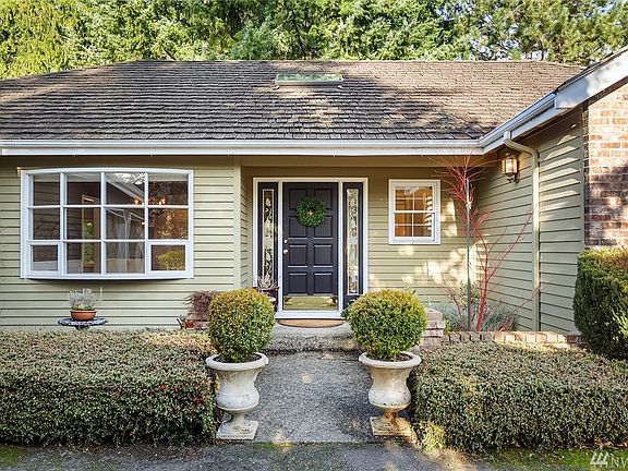 4th image of 20426 NE 37th Way