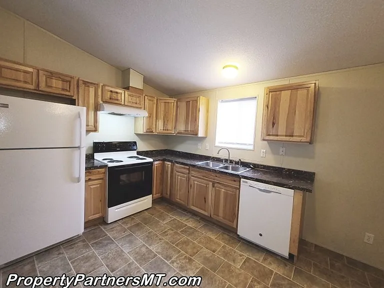 106 Sunlight Ave — Photo 1