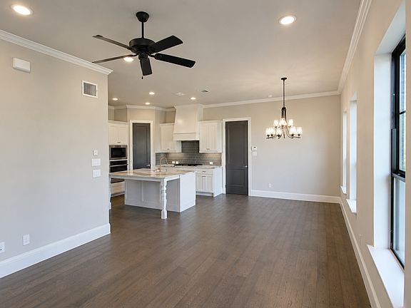 3rd image of 305 Sunset Ln #101