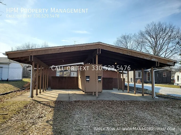 511 Wrexham Ave SW — Photo 14