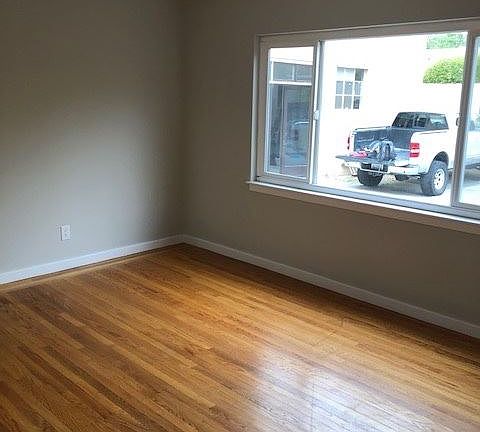 3rd image of 1411 S B St APT 3