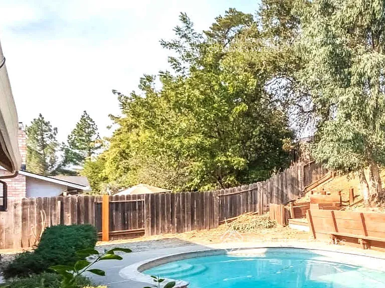 497 Burlington Dr — Photo 13