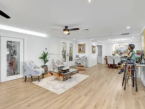 356 Nassau Ct — Photo 9