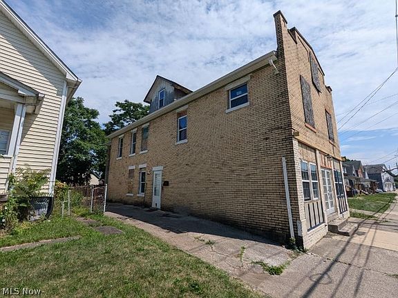 3rd image of 3115 Elyria Ave