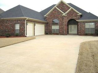 315 Maranes Cir, Maumelle, AR 72113
