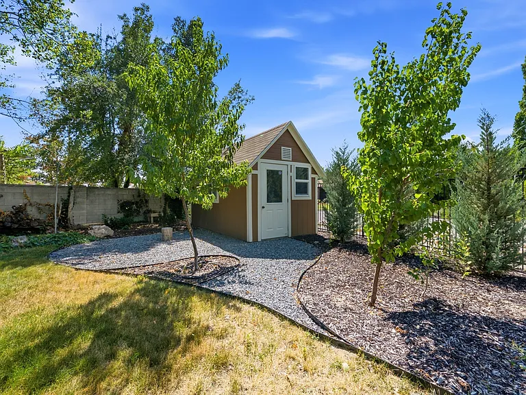 2480 Eastbourne Dr — Photo 34