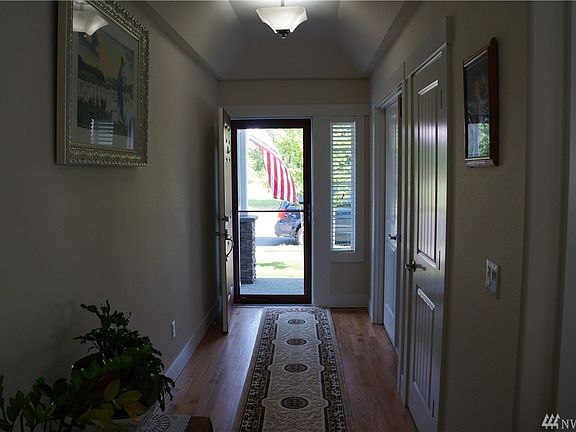 5th image of 2208 143rd Street Ct E