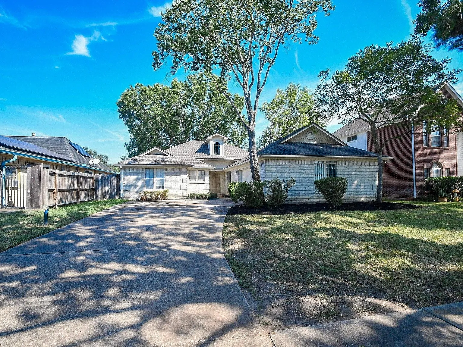 3 bed, 2.0 bath, 1351 sqft, $1,850 — Photo 2
