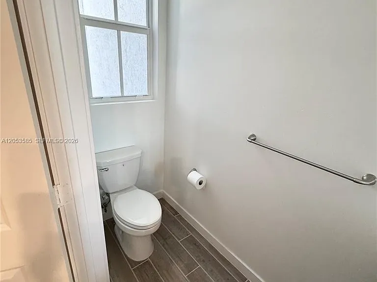 120 NE 13th Ter #120 — Photo 6