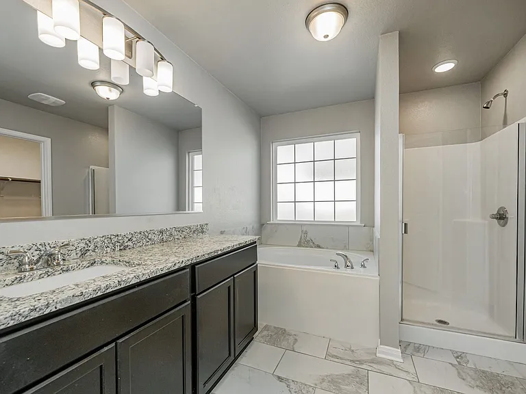 525 Fallbrook Dr — Photo 25