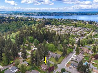 11605 SE May Creek Park Dr, Renton, WA 98056