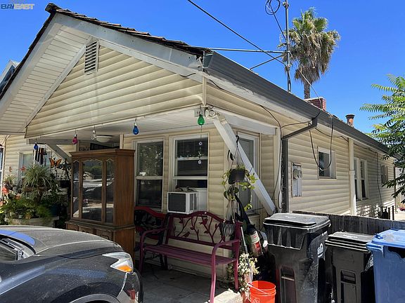 3rd image of 578 S 11th St
