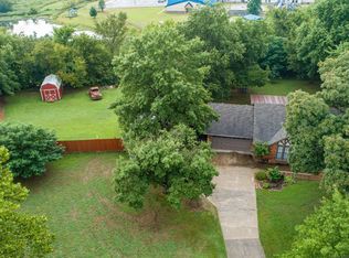 9028 Valley Cir, Tulsa, OK 74131