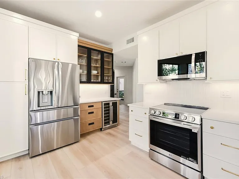 2396 Ravenna Blvd #102 — Photo 6
