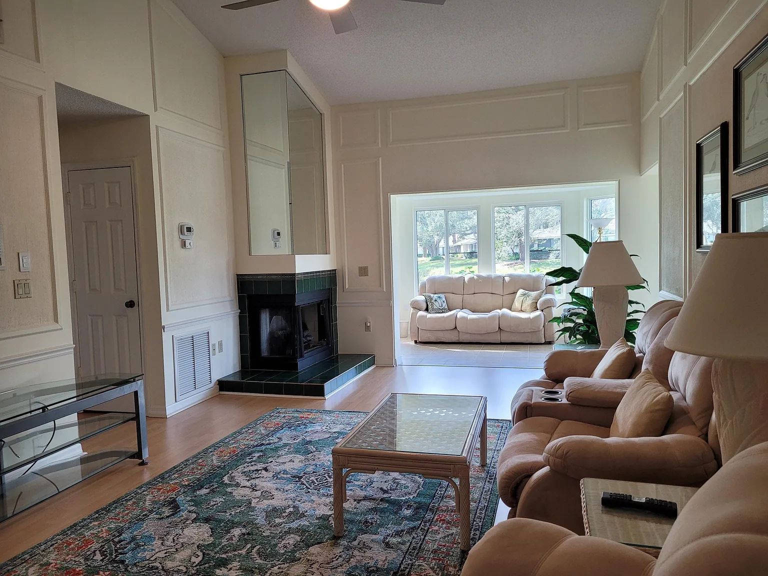 115 Southampton Pl — Photo 2