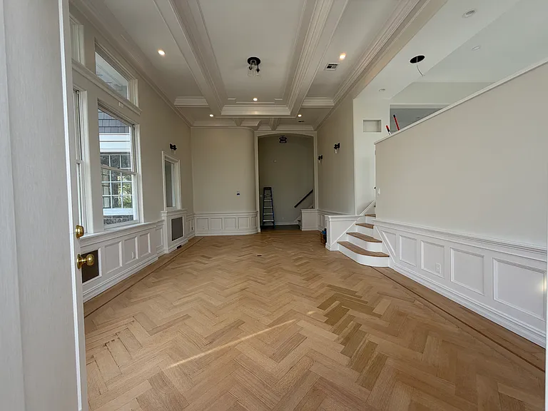 Sherwood Ave — Photo 32