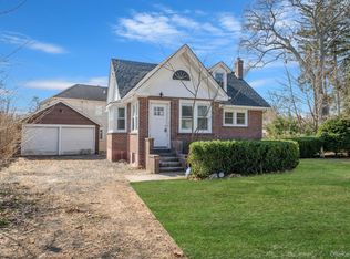 44 Elizabeth Avenue, Smithtown, NY 11787