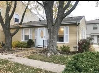 258 Sunset Ct, Vernon Hills, IL 60061