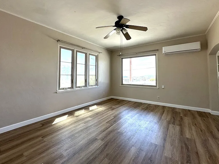 1330-1334 Sassafras St — Photo 7