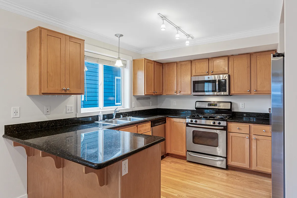 Building Photo - 1317 N 88th St