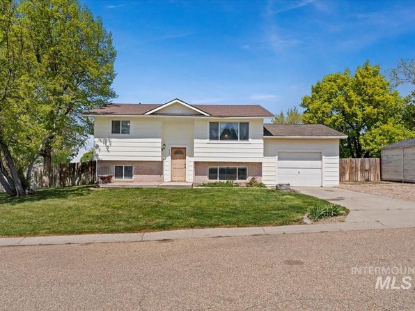 9176 Randolph Dr, Nampa, ID 83686