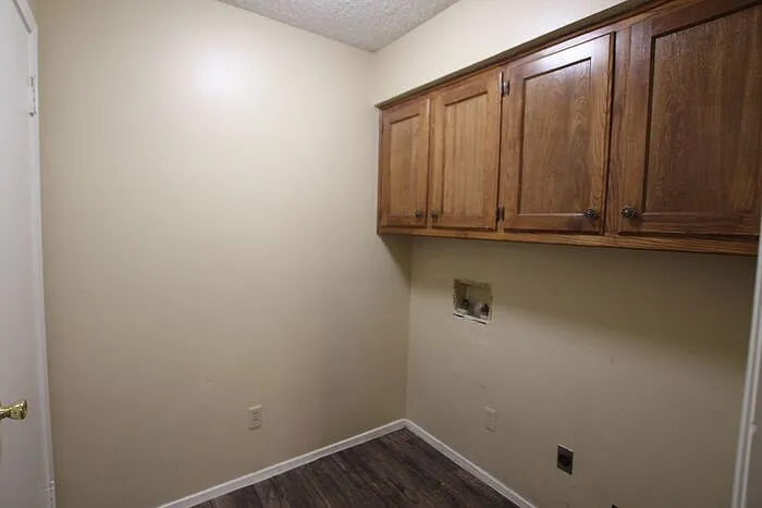 4508 Edinburgh Dr — Photo 16