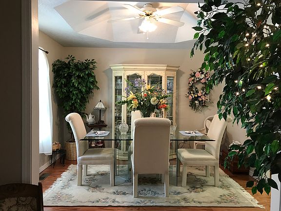 3rd image of 1712 Whispering Oaks Pl