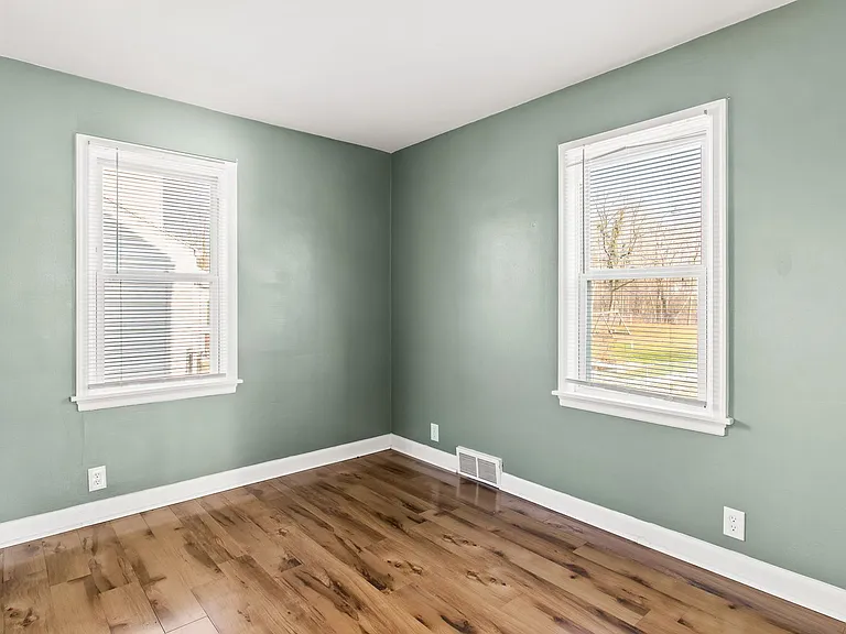 346 N 21st St — Photo 17